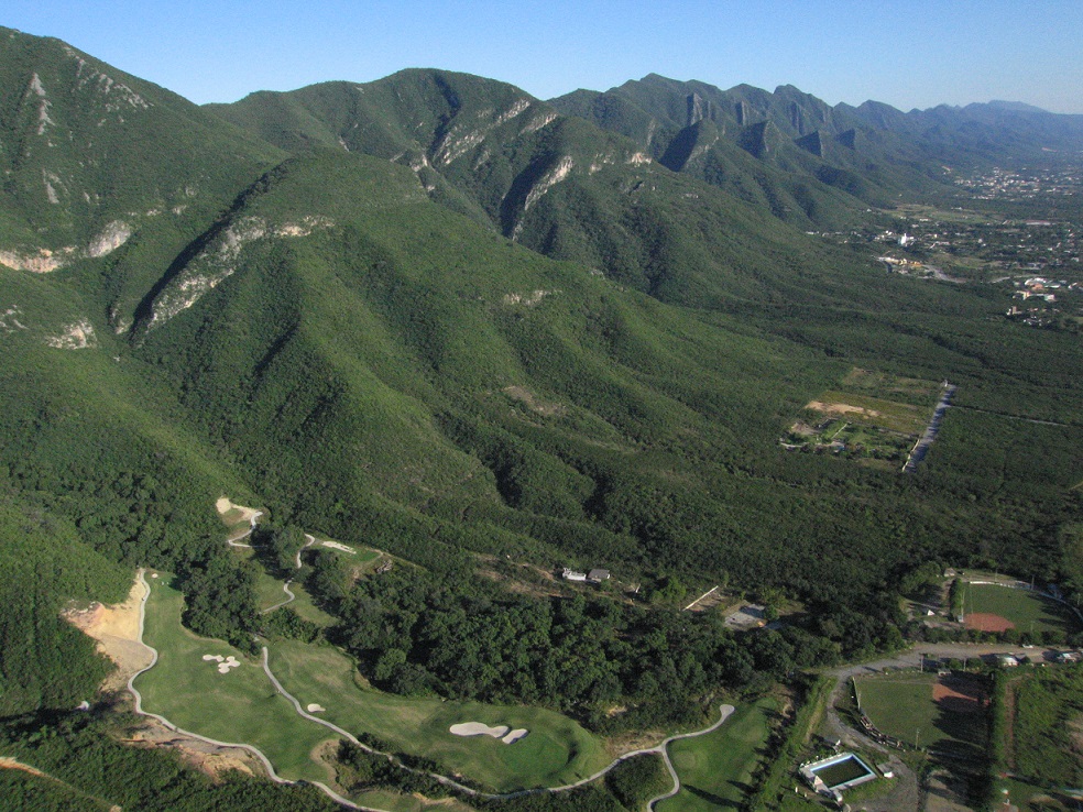Mty Bienes Raíces (Club de Golf La Herradura)