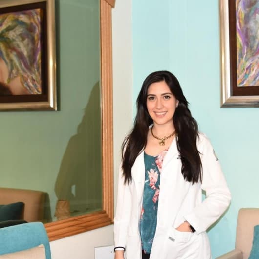 Dra. Stella Villarreal Garza, Médico Estético