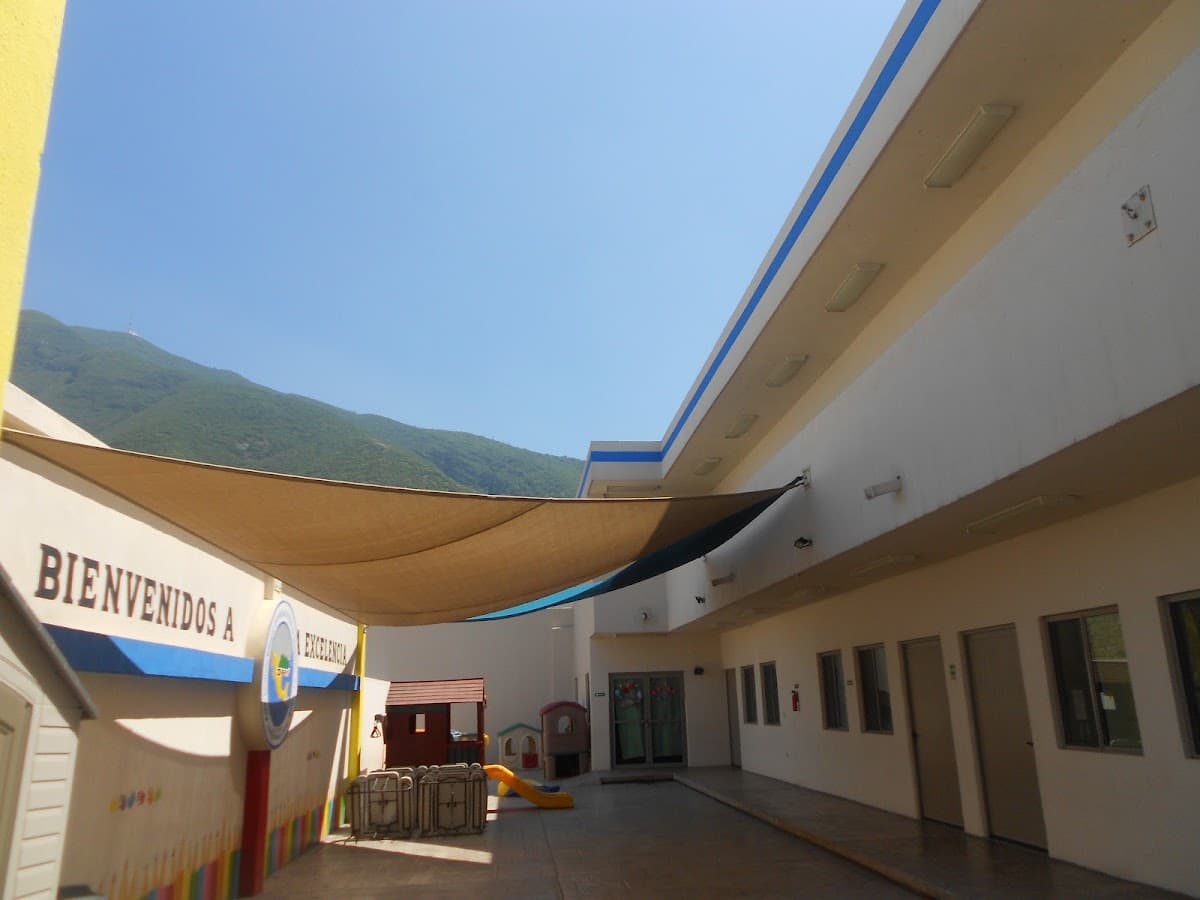 Instituto Bilingüe Internacional de Monterrey (Unidad Contry) 2