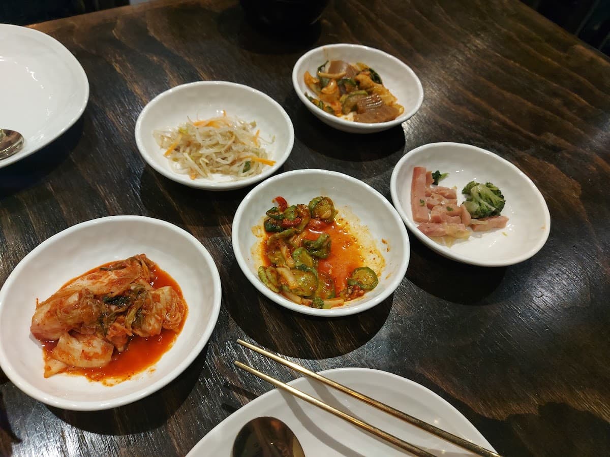 더 드림식당, 더 드림 게스트 하우스 (THE DREAM KOREAN RESTAURANTE)