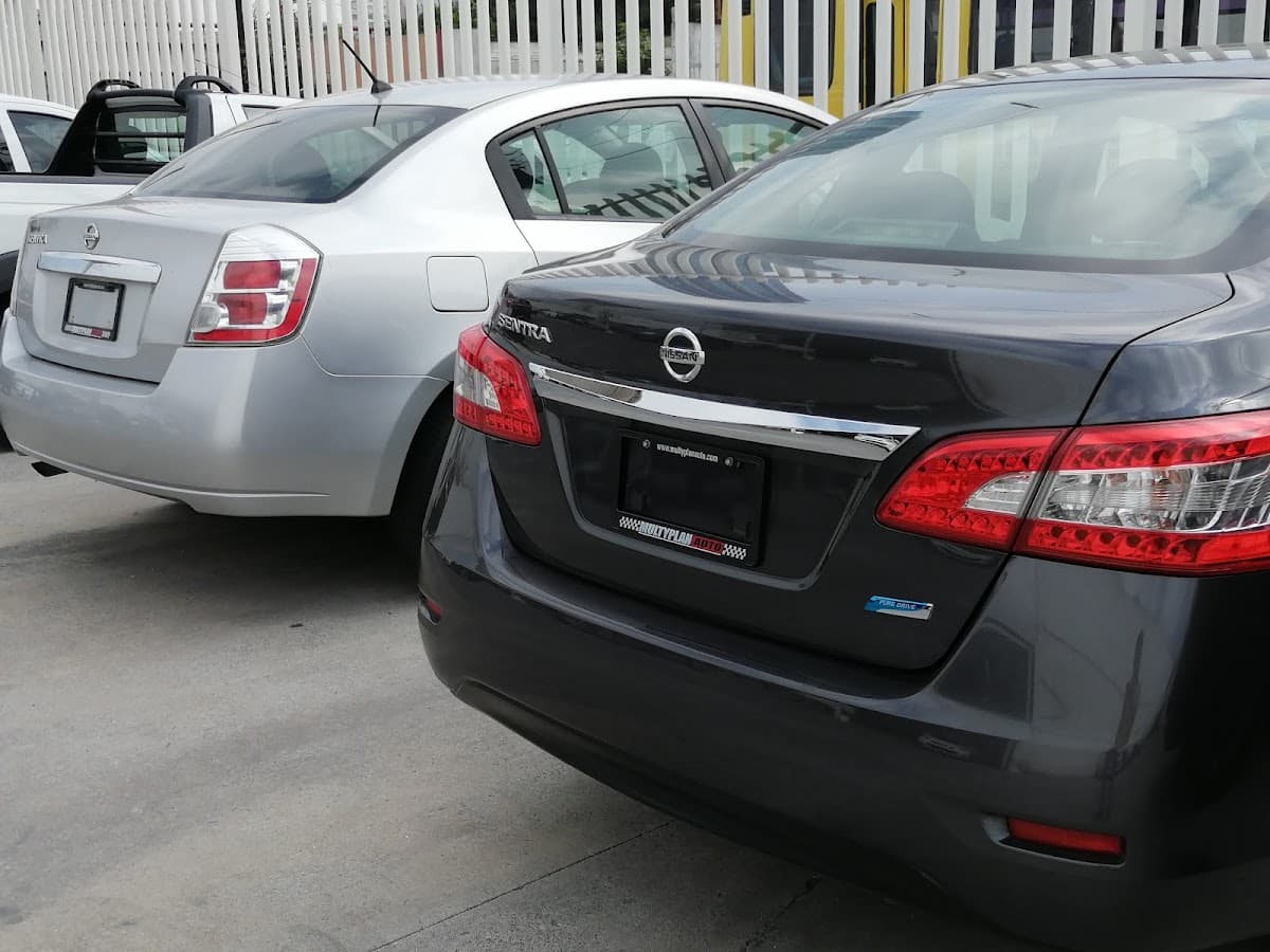Agencia de Autos Seminuevos Multyplan Auto Monterrey 2